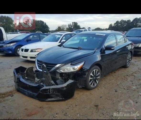 نيسان ألتيما